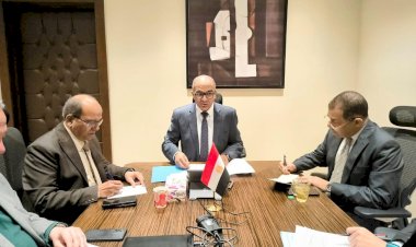 نائب وزير الإسكان يعقد اجتماعًا لمتابعة الاحتياجات من الطلمبات لشركات مياه الشرب والصرف الصحي