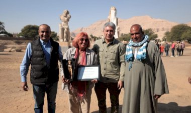 وزير السياحة والآثار يشهد إزاحة الستار عن تمثالين ضخمين للملك أمنحتب الثالث