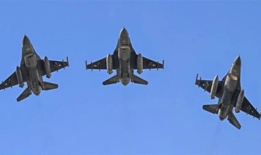 الولايات المتحدة ترسل 4 طائرات حربية إلى أجواء فنزويلا