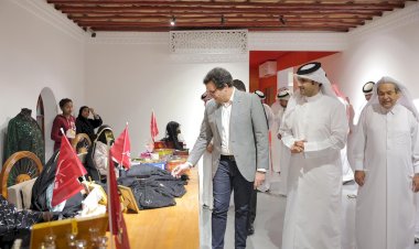 وزير الثقافة يبحث تعزيز التعاون الثقافي مع هيئة متاحف قطر ويشارك في احتفالات اليوم الوطني