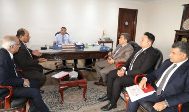 وزير الزراعة يستقبل نقيب البيطريين لبحث تنمية موارد النقابة وملف "كلاب الشوارع"