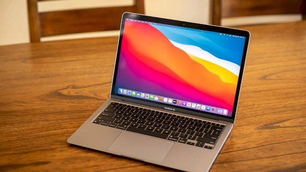 آبل تعود لمعالجات إنتل ببعض أجهزة ماك و iPad في 2027