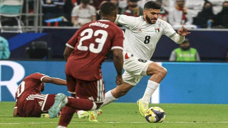 النيران الصديقة تكبد منتخب قطر أول هزيمة فى كأس العرب أمام فلسطين 1-0