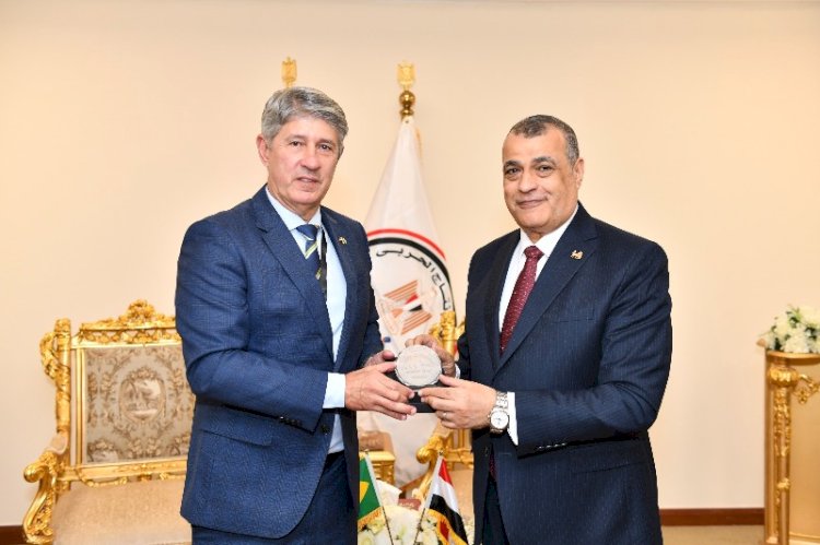 وزير الإنتاج الحربي يستقبل وزير الإنتاج الدفاعي البرازيلي