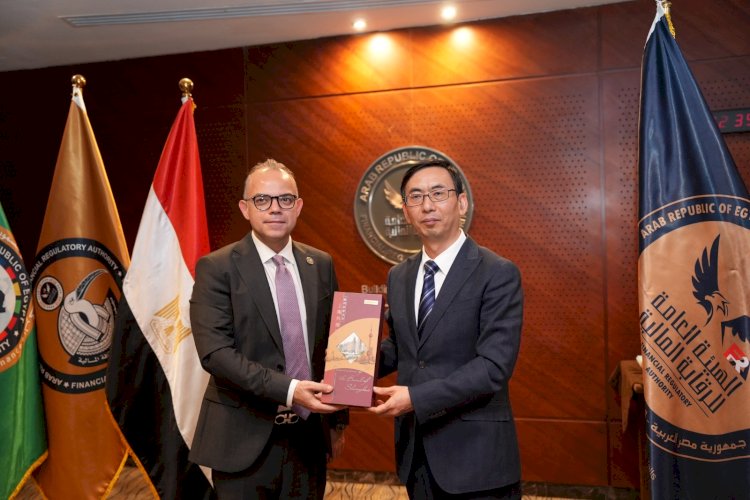 رئيس هيئة الرقابة المالية يستقبل كبير قضاة المحكمة العليا بشنغهاي لبحث فرص التعاون وتبادل الخبرات