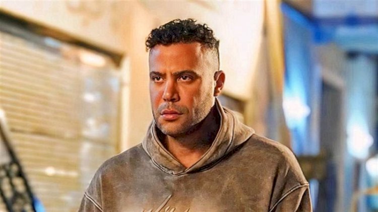 رئيس الأوبرا يتسلم درع تكريم مهرجان الأوبرا العربية الأول بالدوحة