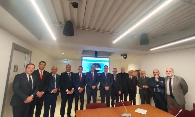 وزير العمل يلتقي رئيس اتحاد الحِرَف والمنشآت الصغيرة الإيطالي لتعزيز التعاون في التدريب المهني