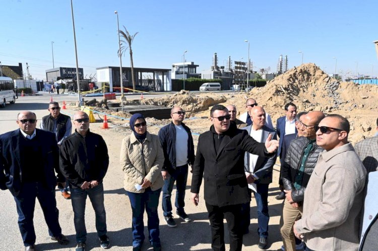 وزير الإسكان يتفقد تطوير الطرق والمحاور بالشيخ زايد