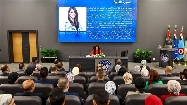 وزيرة التخطيط تلتقي الملحقين العسكريين المرشحين للعمل بالخارج