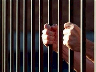 المشدد 15 سنة لسائق وحلاق وعاملين قتلوا شاب بدفعه أمام القطار بقليوب