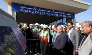 وزير الصناعة والنقل يجري جولة  هامة بالمرحلة الأولى من الخط الرابع للمترو 