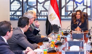 وزيرة التنمية توجه بالانتهاء من دراسة تقييم الأثر البيئي لمشروع توليد الكهرباء من الرياح بالبحر الأحمر