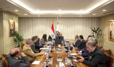 قطاع الأعمال يتعاون مع الصناعة الخاصة لتطوير الغزل والنسيج وتعميق التصنيع المحلي