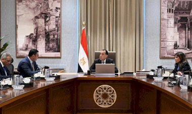 رئيس الوزراء يتابع عددا من ملفات العمل مع وزير الإسكان
