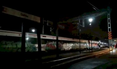 خروج قطار عن مساره في برشلونة.. مصرع السائق وإصابة 37 آخرين