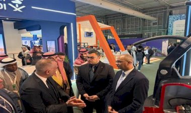 وزير الإسكان يتفقد أجنحة معرض "إيفات السعودية 2026" بالرياض لبحث توطين التكنولوجيا وجذب الاستثمارات العالمية