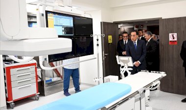 رئيس الوزراء يتفقد عددا من الأقسام المختلفة بمستشفى كليوباترا التجمع (سكاي)