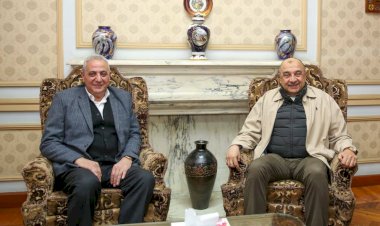 وزير قطاع الأعمال يستهل زيارته لشركة مصر للغزل والنسيج بالمحلة الكبرى بلقاء محافظ الغربية