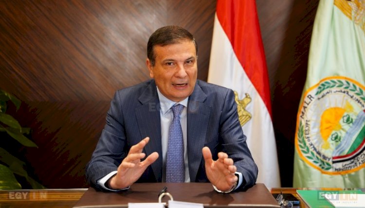 وزير الزراعة يوجه بصرف كامل المقررات السمادية للمحاصيل الشتوية الاستراتيجية