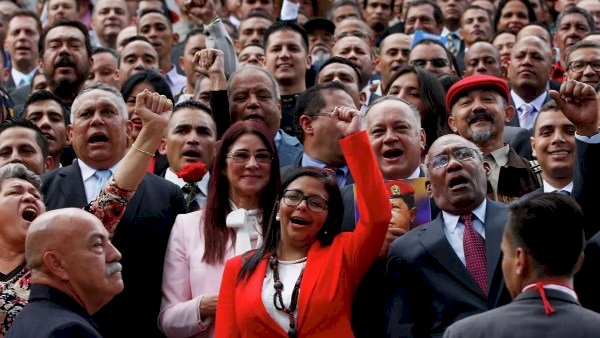 رئيسة فنزويلا بالوكالة: سنتصدى للعدوان الأمريكي بالدبلوماسية