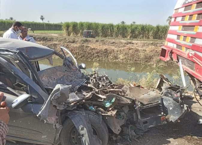 مصرع سائق وإصابة 2 آخرين فى حادثى تصادم منفصلين بسوهاج