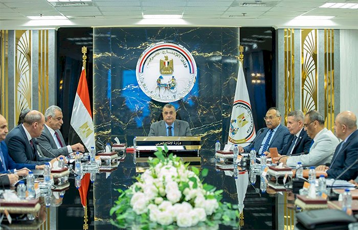 وزير الإنتاج الحربي يتابع الموقف النصف سنوي لموازنة (2025 / 2026) ويناقش الخطط المستقبلية لشركات الوزارة