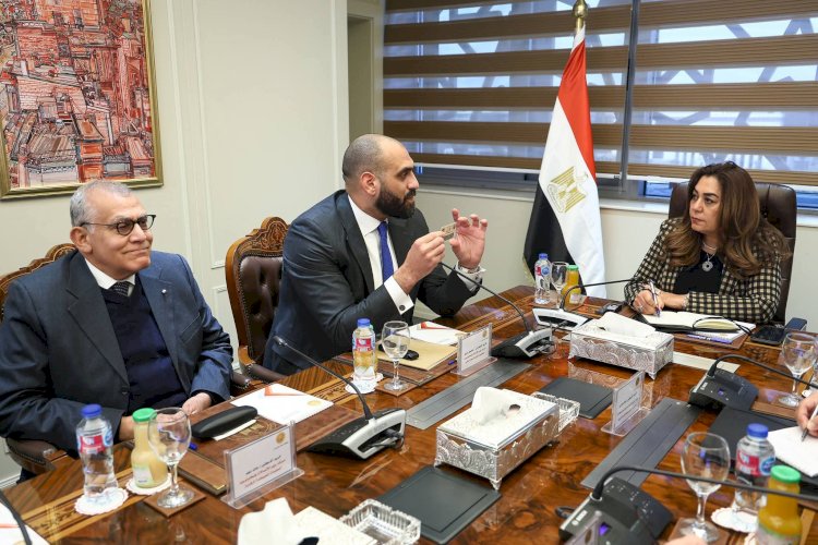 وزيرة التنمية تبحث إتاحة تقديم طلبات منظومة المحال العامة على منصة مصر الرقمية
