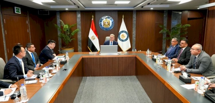 وزير البترول يبحث مع "شينج فا" الصينية آفاق الاستثمار في التعدين والصناعات المصاحبة