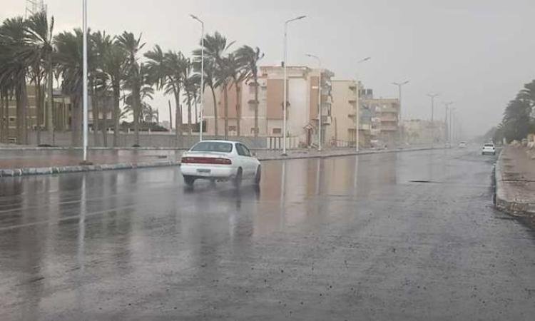 الطقس غدًا.. نشاط رياح وأتربة وفرص أمطار والصغرى بالقاهرة 12 درجة