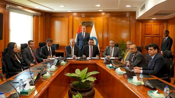 وزير البترول يشهد توقيع مذكرة تفاهم مع "شينج فا" الصينية للاستثمار في تعظيم القيمة المضافة من الخامات التعدينية