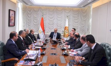 وزير العمل يلتقي ممثلي "شُعب شركات إلحاق العمالة