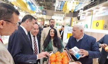بمشاركة 99 شركة.. وزير الزراعة يفتتح الجناح المصري بمعرض "فروت لوجستيكا" ببرلين