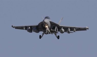 طائرة استطلاع أمريكية تحلق فوق مضيق هرمز قرب الحدود الإيرانية