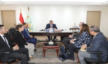 وزير الزراعة يبحث مع وفد دنماركي سبل التعاون وتعزيز الاستثمارات في الإنتاج الحيواني والطب البيطري