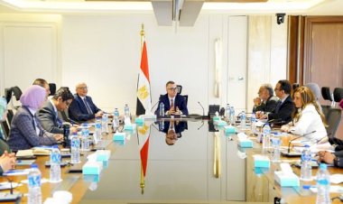 وزير التخطيط يُعقد اجتماعًا لمتابعة الخطة السنوية وخطة المدى المتوسط وفق قانون التخطيط الجديد