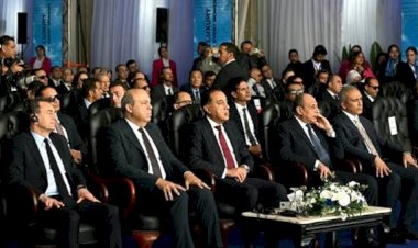 رئيس الوزراء يشهد فعاليات الاحتفال بانضمام أول طائرة من طراز Airbus A350-900  إلى أسطول الناقل الوطني