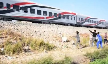 النقل تناشد المواطنين المشاركة  فى التوعية من مخاطر ظاهرة رشق الاطفال للقطارات بالحجارة