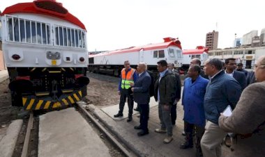 وزير النقل يتفقد ورش إيرماس المتخصصة في عمرة وصيانة جرارات السكك الحديدية