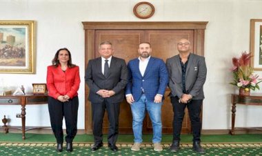 رئيس المجلس الأعلى للإعلام يلتقى وفدا من قناة الغد