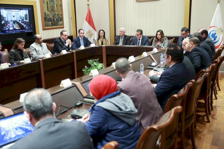 وزير الصحة يترأس اجتماع اللجنة التنسيقية المعنية باستقبال الجرحى والمصابين الوافدين من قطاع غزة