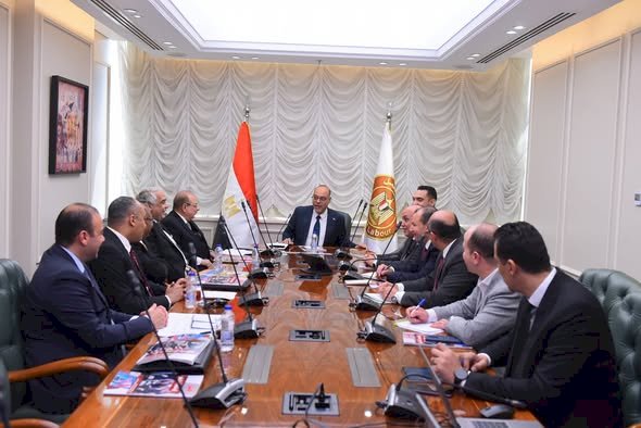 وزير العمل يلتقي ممثلي "شُعب شركات إلحاق العمالة