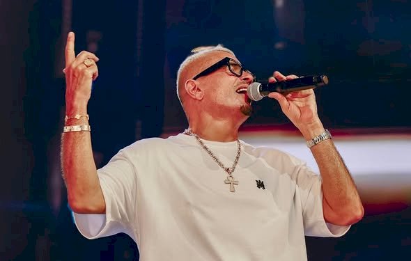 إنجاز جديد .. عمرو دياب أول فنان يحقق 3 مليارات استماع على أنغامي