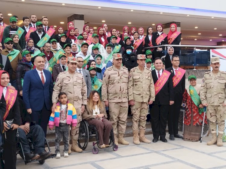 "القومي للأشخاص ذوي الإعاقة" و"الدفاع الشعبي والعسكري" يفتتحان أول معرض للمشغولات