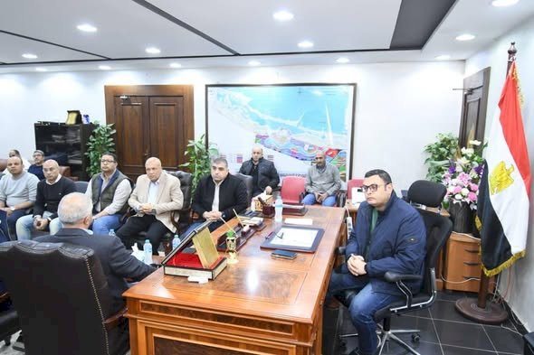 وزير الإسكان يتابع موقف تنفيذ المشروعات التنموية فى "سملا وعلم الروم" ومدينة رأس الحكمة