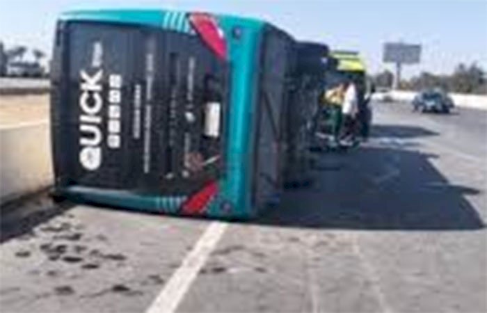 إصابة 8 لاعبين من فريق طائرة الاتحاد فى انقلاب أتوبيس على طريق مطار سفنكس