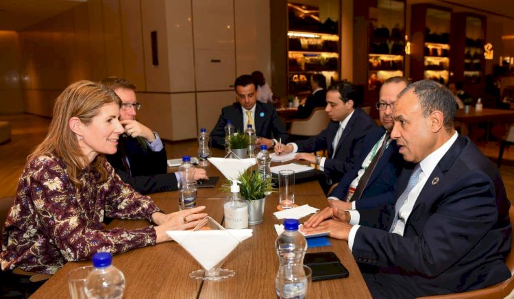 وزير الخارجية يلتقي وزيرة الدولة البريطانية للتنمية الدولية والشئون الأفريقية