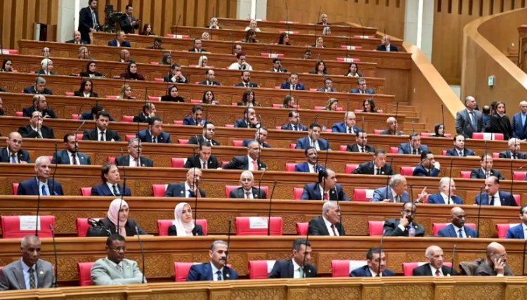 نائب يطالب الحكومة بتوضيح مصير شركات قطاع الأعمال العام بعد إلغاء الوزارة