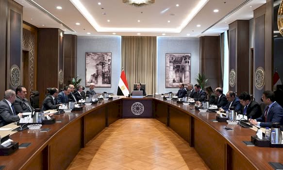 رئيس الوزراء يستعرض التقديرات الأولية لمشروع موازنة العام المالي 2026-2027