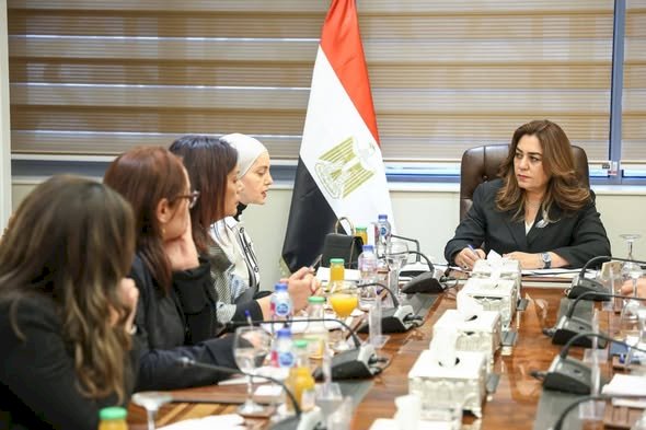 وزيرة التنمية المحلية تبحث مع مدير برنامج الأغذية العالمي بالقاهرة ملفات التعاون المشترك