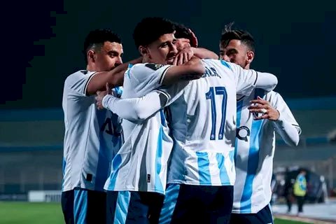 كاف يخطر بيراميدز بغيابات الجيش الملكي بدوري أبطال أفريقيا